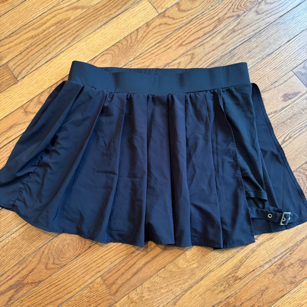 HALARA Black Mini Skirt